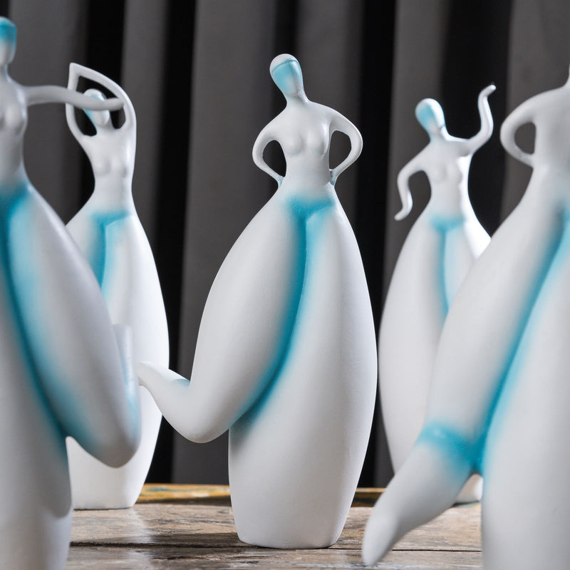 Dancing Dolls